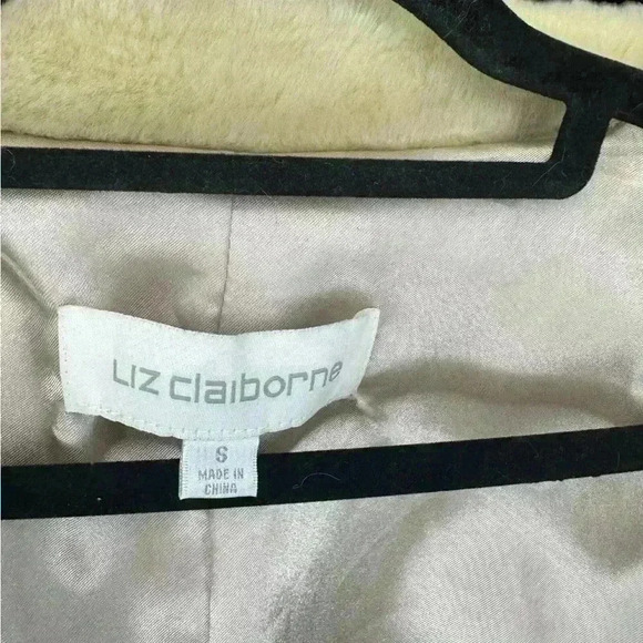 Vintage Liz Claiborne Cream Faux Fur Boho Chic Hippie Coat, size Small - Picture 8 of 9